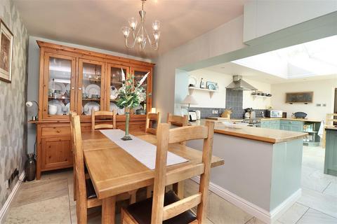 undefined, Everingham, York