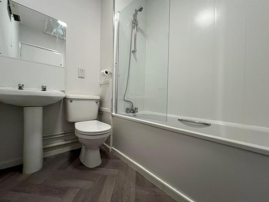 Bathroom.    .jpg