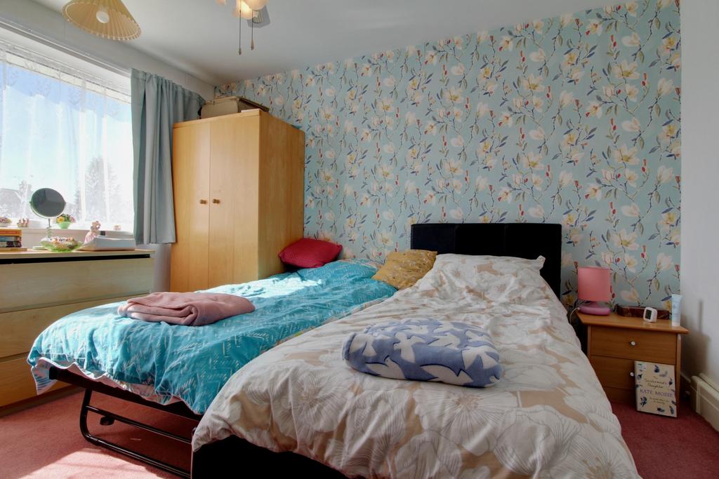 Bedroom 2 - Double Bedroom Gus Critchlow Ewe Move H