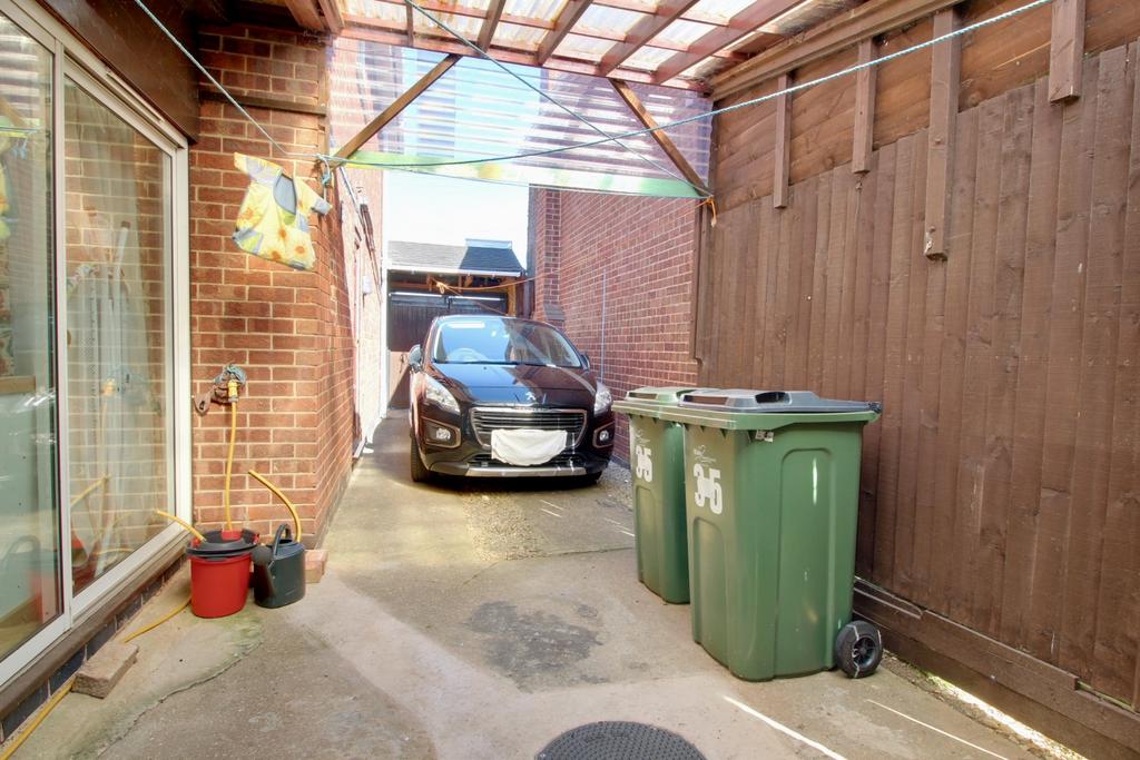 Carport Gus Critchlow Ewe Move Hinckley