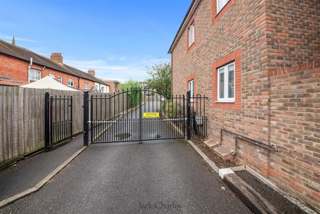 9 Wincliff Road -38.jpg