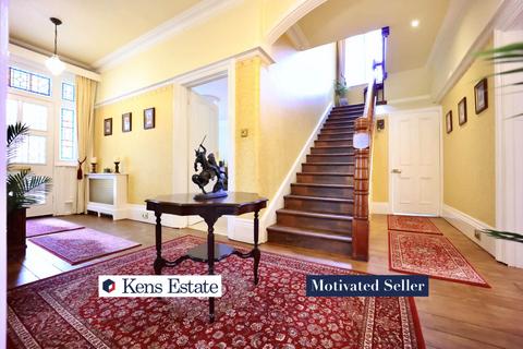 undefined, Ashley Road, Walton On Thames KT12