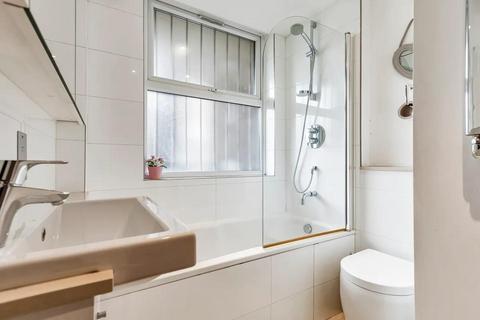 3 bedroom flat to rent, St. Johns Wood Park, London, NW8