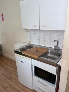 Studio to rent, High Street, Edgware HA8