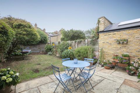 3 bedroom terraced house for sale, Harlescott Road, Nunhead, SE15