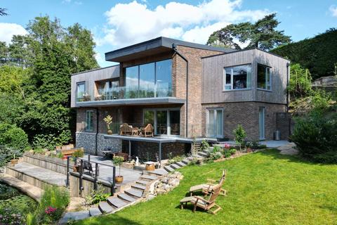 4 bedroom detached house for sale, Within Walking Distance of Hawkhurst Colonnade