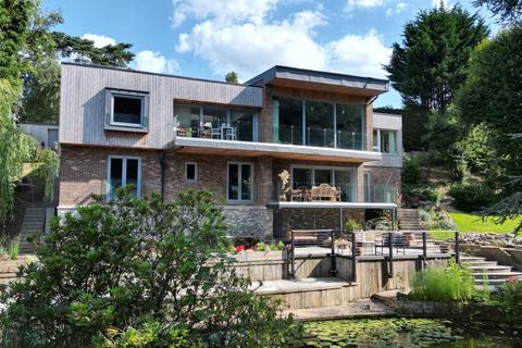 4 bedroom detached house for sale, Within Walking Distance of Hawkhurst Colonnade