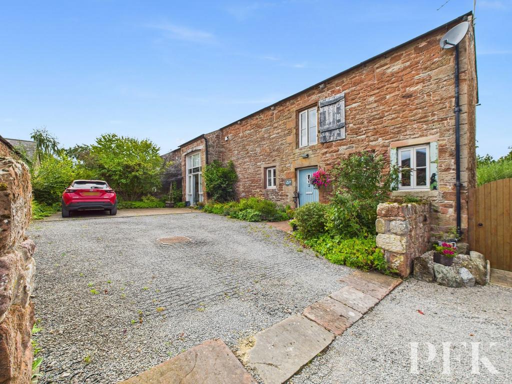 Front Exterior & Driveway