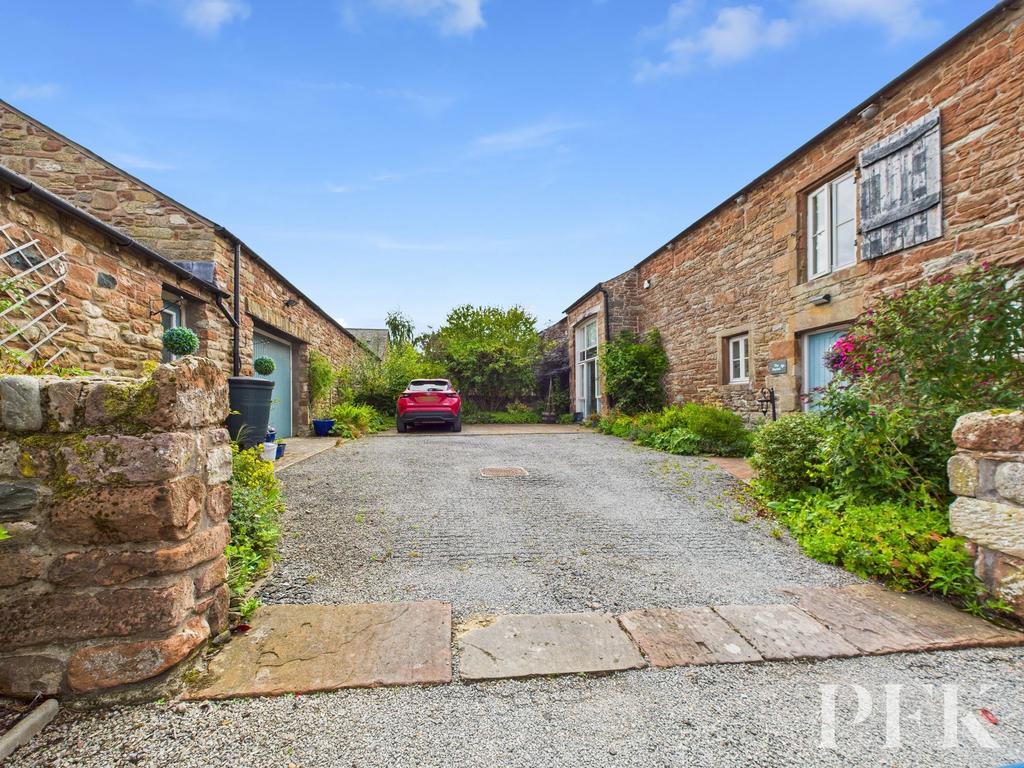 Front Exterior & Driveway