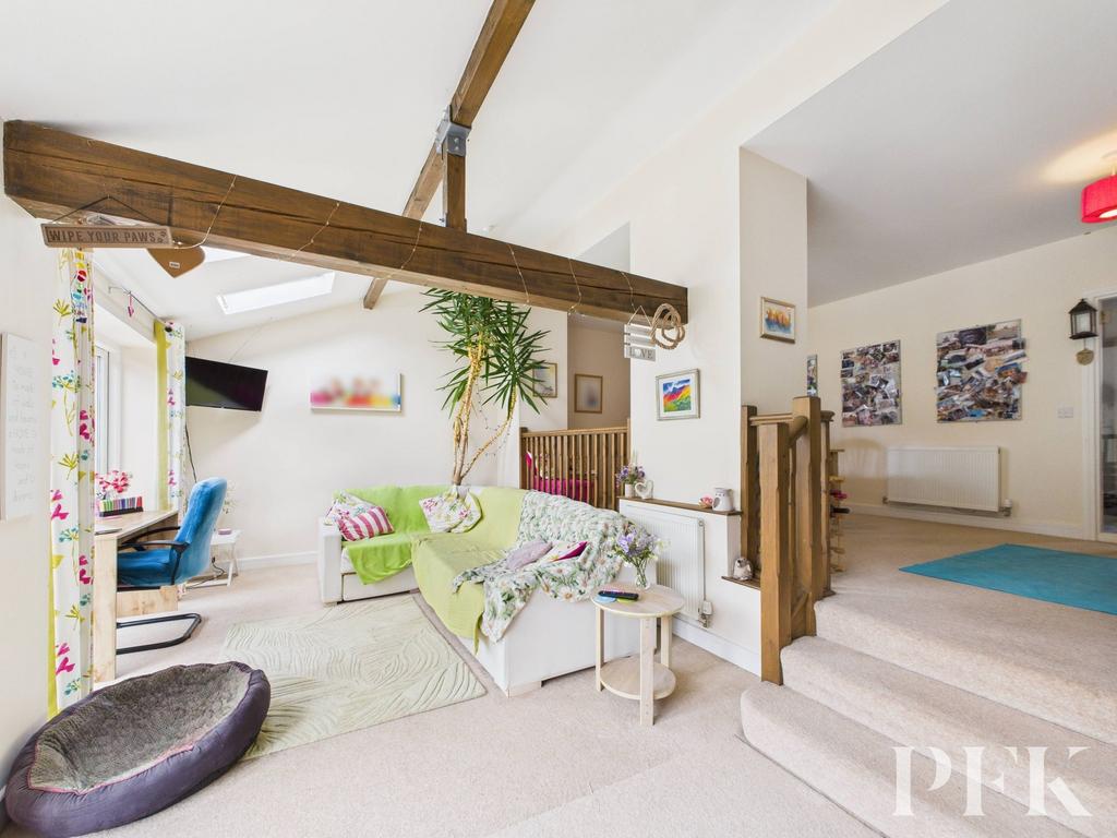 Dual Level Open Plan Living / Dining / Kitchen