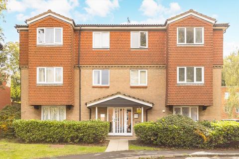 1 bedroom flat to rent, Caroline Close, London SW16
