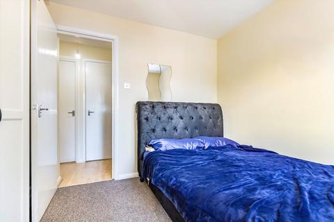 1 bedroom flat to rent, Caroline Close, London SW16