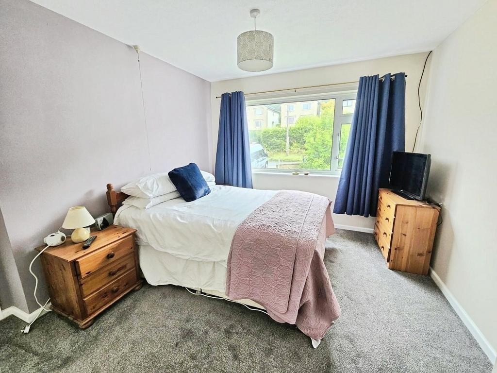 Pbox-bedroom-332491.JPG