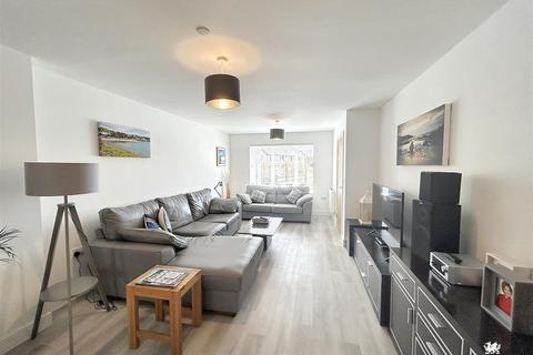 4 bedroom detached house for sale, Gerddi Gwenllian, Mynyddygarreg, Kidwelly