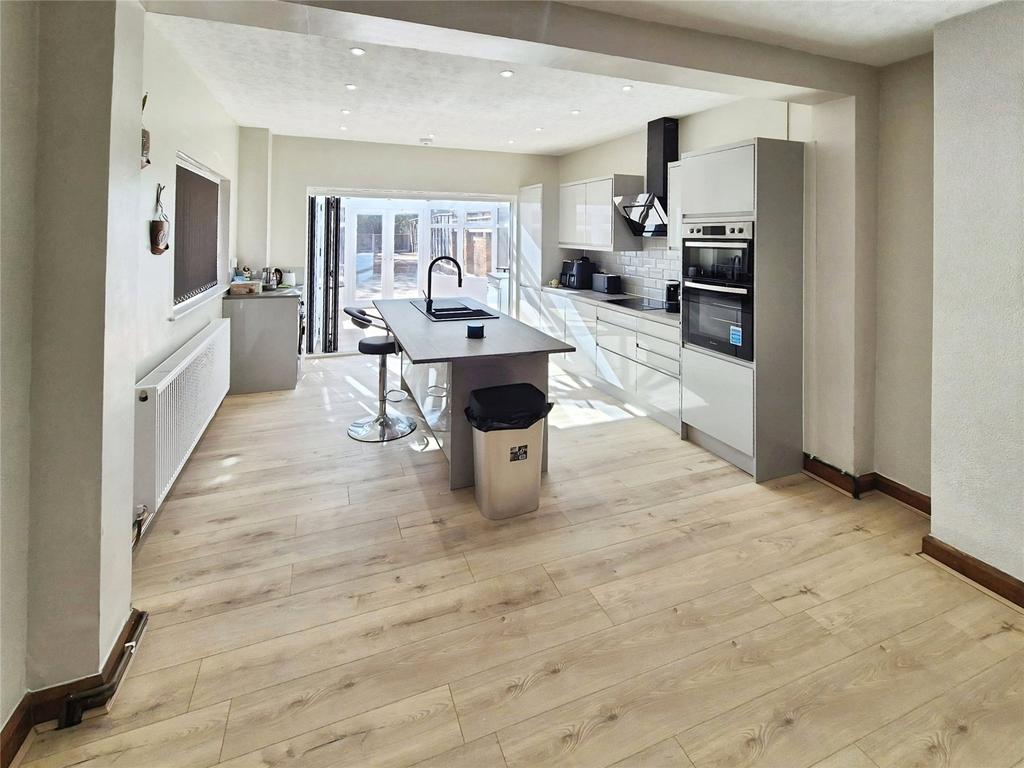 Kitchen/Dining Room