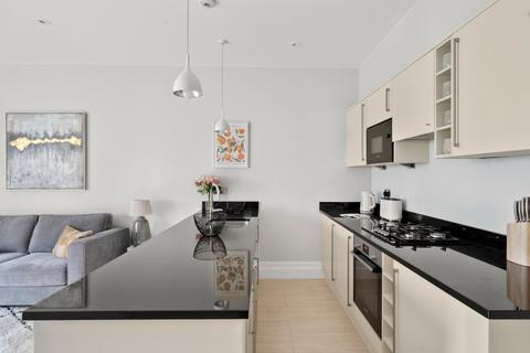 2 bedroom flat to rent, Westbourne Grove, London
