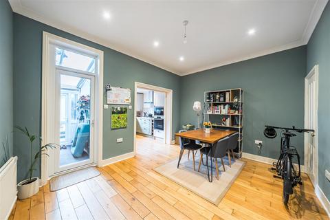 3 Westcroft Road, Wallington, SM6 7HY