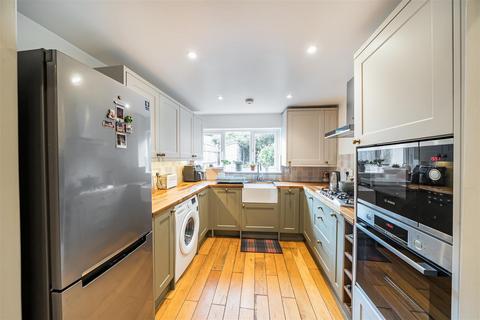 3 Westcroft Road, Wallington, SM6 7HY