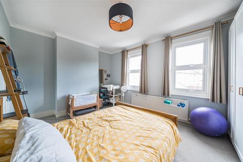 3 Westcroft Road, Wallington, SM6 7HY