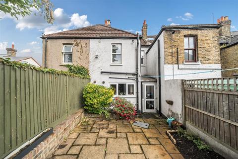 3 Westcroft Road, Wallington, SM6 7HY