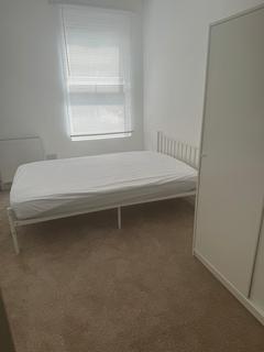 3 bedroom flat share to rent, Fishponds Road, Bristol BS5