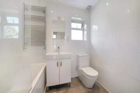 3 bedroom terraced house for sale - Photo 19