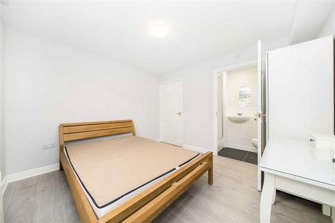 2 bedroom flat for sale, Bruford Court, London SE8