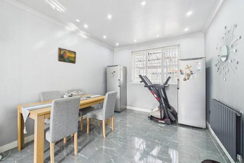 3 bedroom semi-detached house for sale, Percival Road, Feltham, Middlesex, TW13