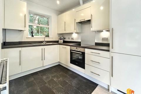 2 bedroom flat for sale, Red Lion Street, Chesham, HP5