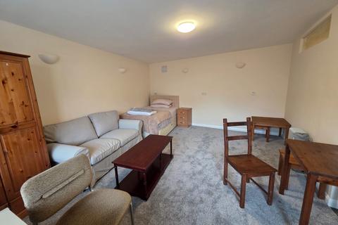 undefined, Mornington Cresent, Hounslow, TW5