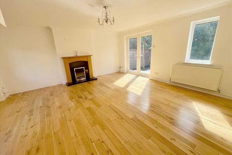 3 bedroom terraced house for sale, Kemp Place, Bushey, WD23.