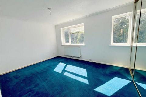 3 bedroom terraced house for sale, Kemp Place, Bushey, WD23.