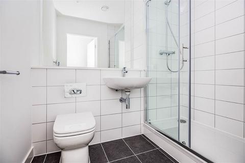 2 bedroom flat to rent, 4 Wharf End, Manchester M17