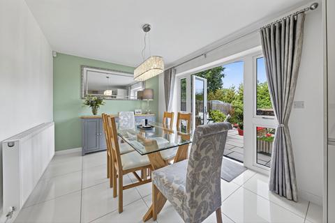 7 Buttercup Close, Raunds, Wellingborough, NN9 6GH