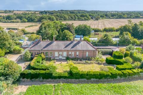 undefined, Characterful Victorian Station House in Thorpe Market