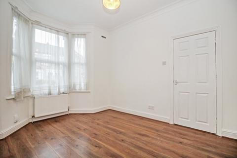 4 bedroom house to rent, Trumpington Road, Forest Gate, London E7