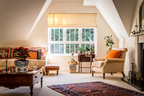3 bedroom penthouse for sale, Manorcroft House, 81 Ashley Road, Walton-on-Thames, Surrey, KT12