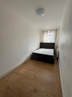 2 bedroom apartment to rent, Commercial Road, London E1