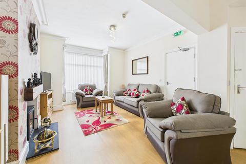9 bedroom terraced house for sale, Windsor Crescent, Bridlington