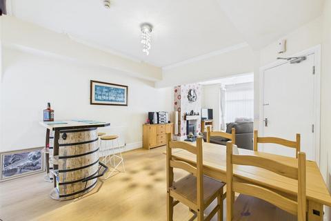 9 bedroom terraced house for sale, Windsor Crescent, Bridlington