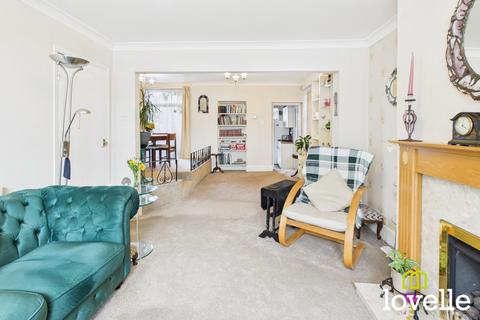 4 bedroom semi-detached house for sale, Kingtree Avenue, East Riding of Yorkshire HU16