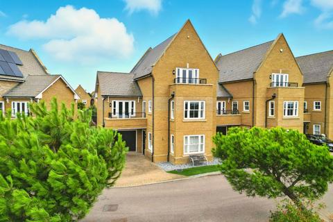 5 bedroom detached house for sale, Gunners Rise, * Garrison Location *, Shoeburyness, Essex, SS3