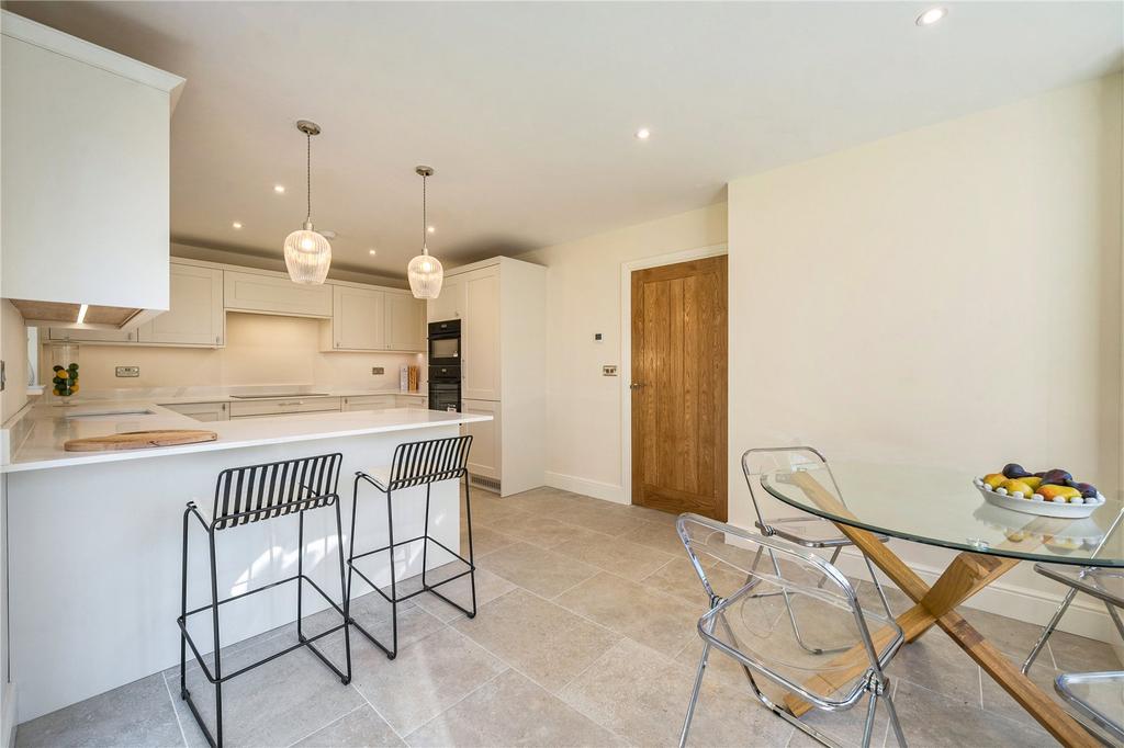 Kitchen/Dining
