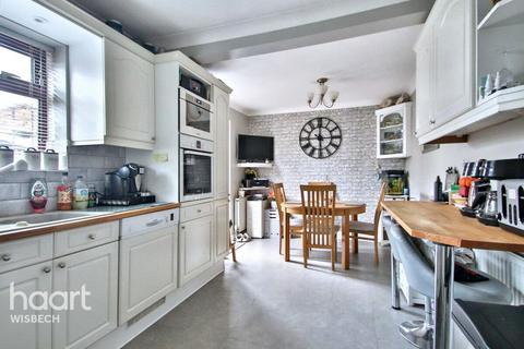 3 bedroom semi-detached house for sale, Sefton Avenue, Wisbech