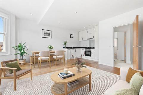 Balvernie Grove, London