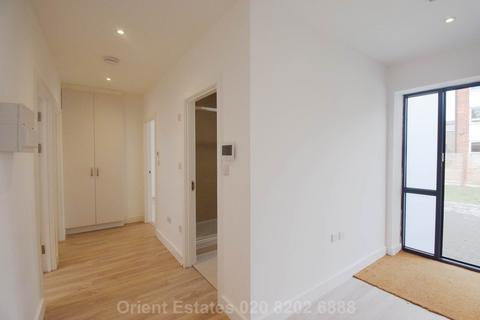 4 bedroom bungalow to rent, Torrington Park, London