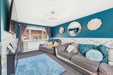 2 Dee Avenue, Wrexham, LL12 7LG