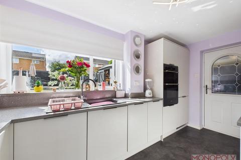 2 Dee Avenue, Wrexham, LL12 7LG