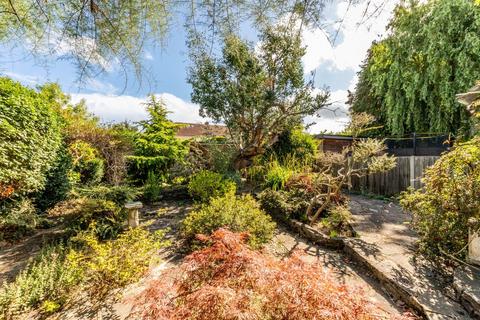 Bazalgette Gardens, New Malden, KT3