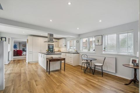 3 bedroom detached house for sale, The Paddocks, Aylesbury HP17